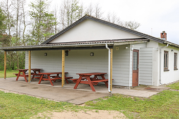 Overd&aelig;kket udend&oslash;rs spiseplads